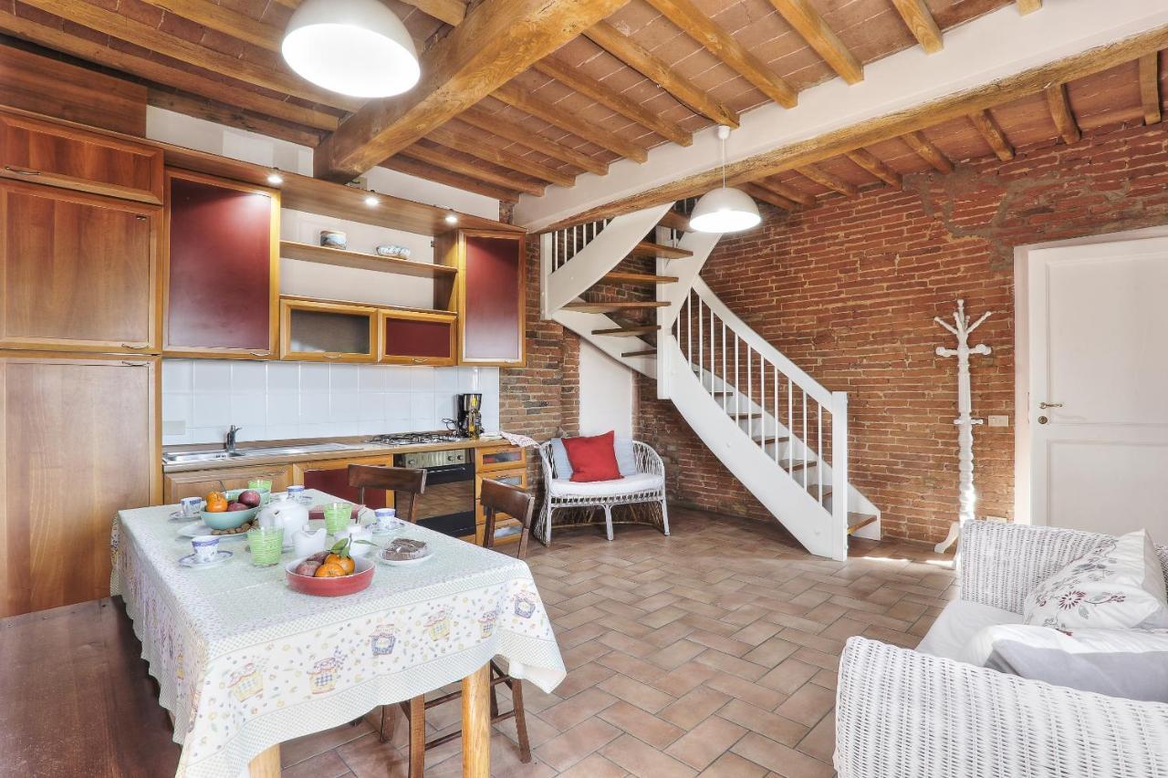 Borgo Di Alica Villa Palaia Eksteriør billede